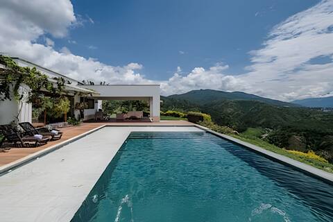 FS_Majestic & Relaxing Villa | Pool + BBQ Zone