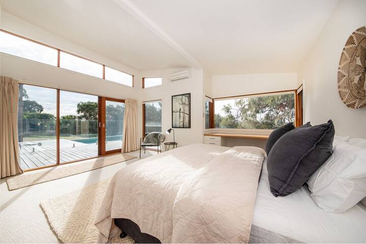Long View – Heated Pool in Red Hill gallery image 2