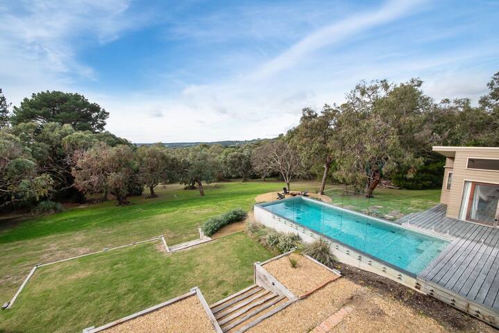 Long View – Heated Pool in Red Hill gallery image 5