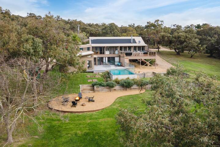 Long View – Heated Pool in Red Hill gallery image 3