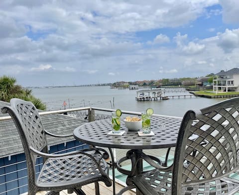 Bayside Retreat! New Listing! Fish, Boat, Relax