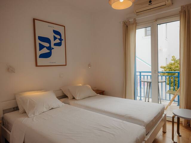 Studio 16 gallery image 3