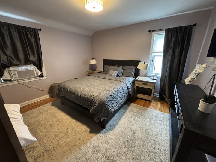 Disfruta de una de las dos habitaciones queen.