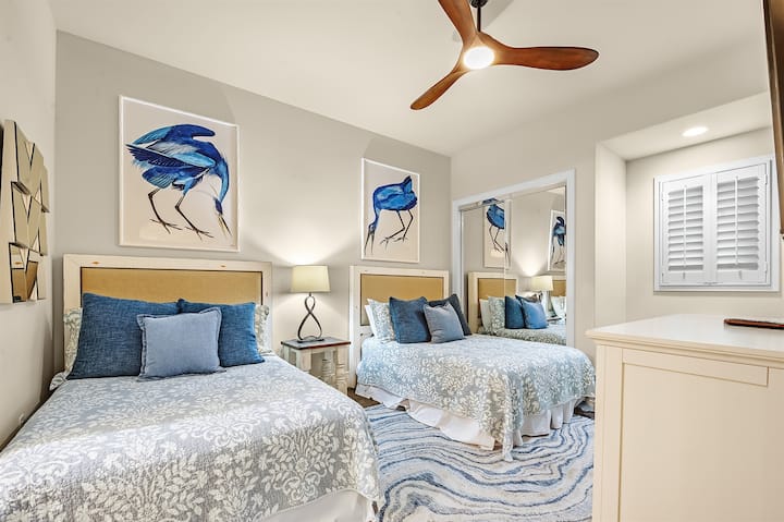 غرفة نوم ثالثة بسريرين مزدوجين