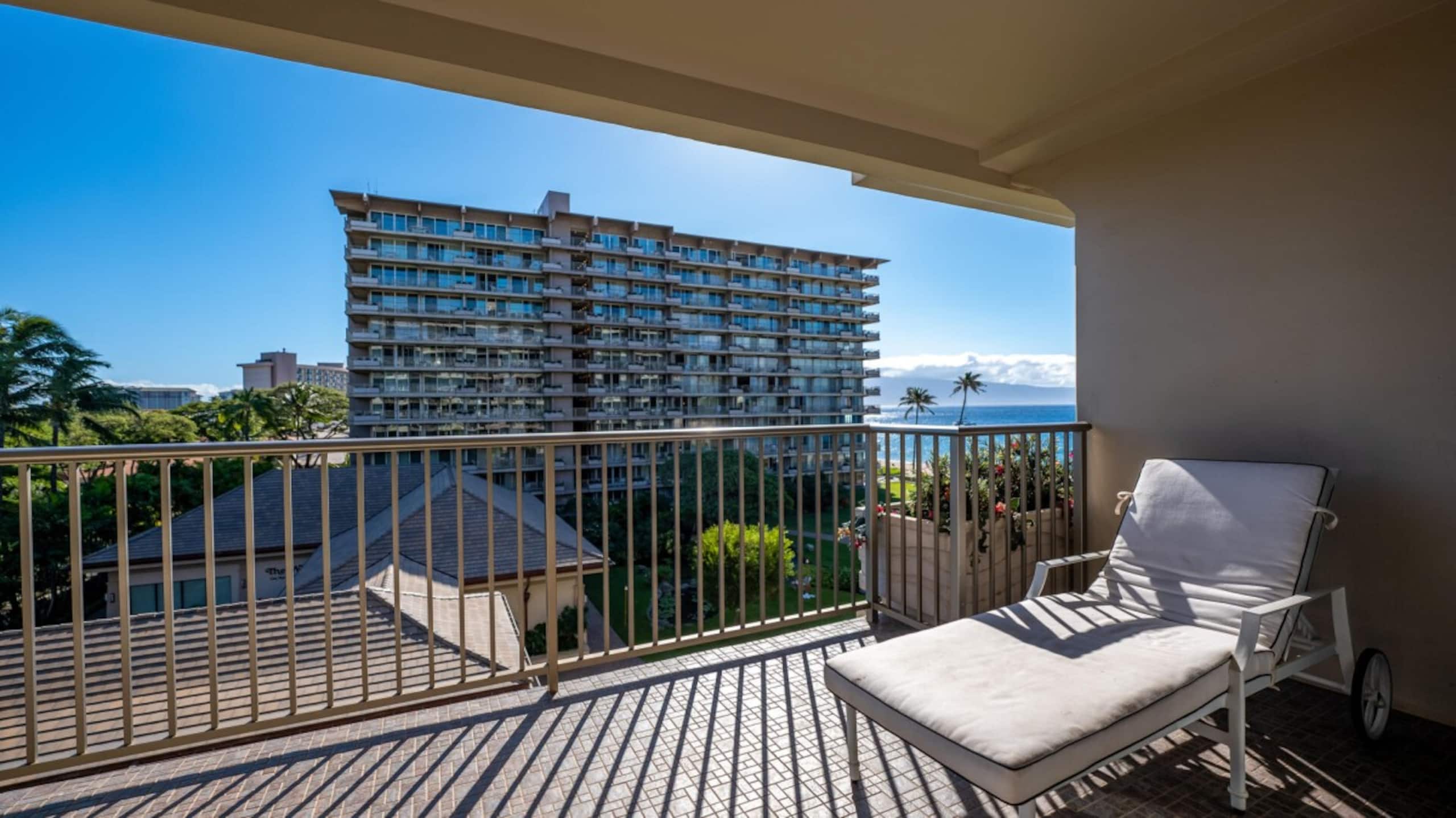 Condo in Lahaina · ★5.0 · 2 bedrooms · 4 beds · 2 private baths - Image 16