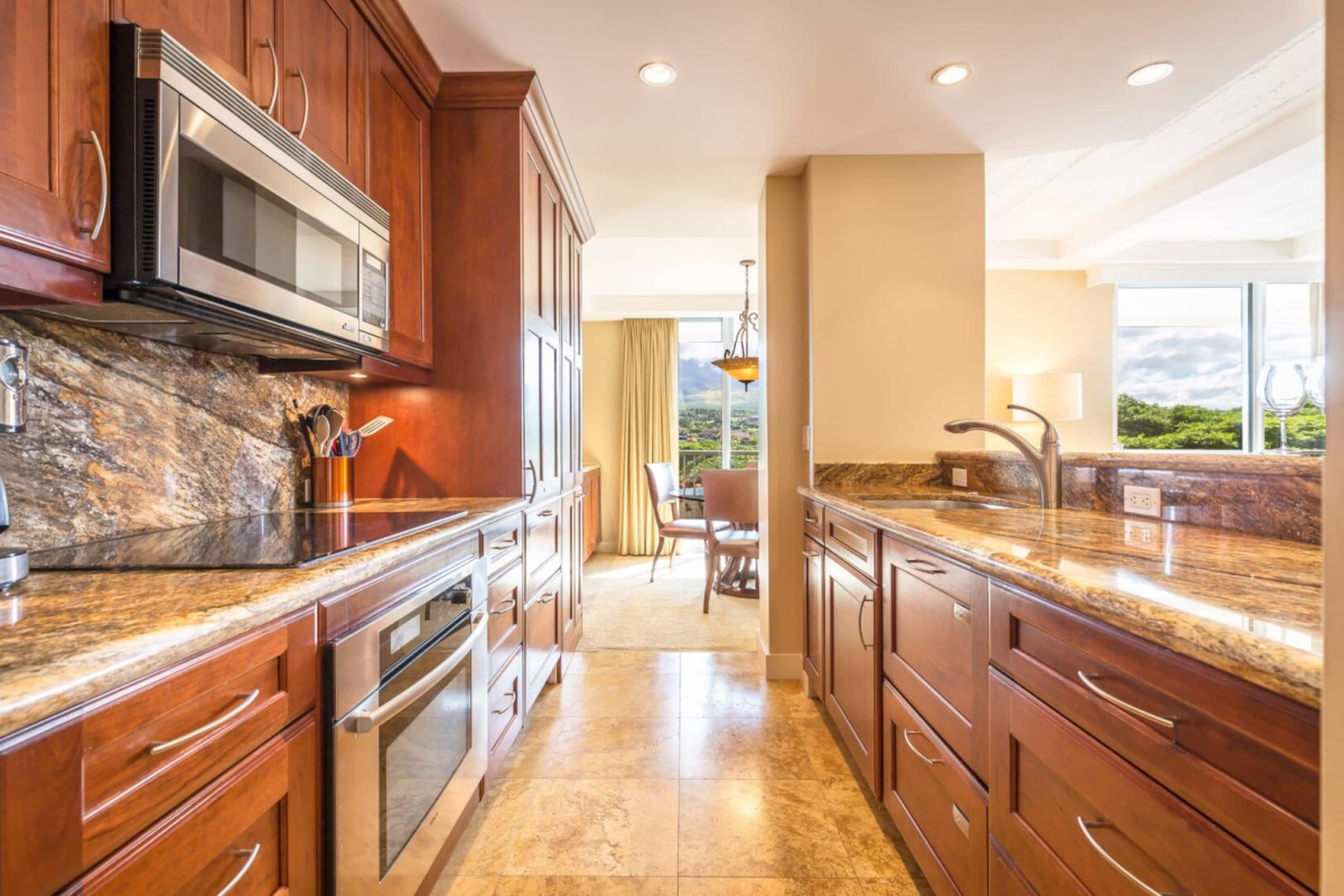 Condo in Lahaina · ★5.0 · 2 bedrooms · 4 beds · 2 private baths - Image 11