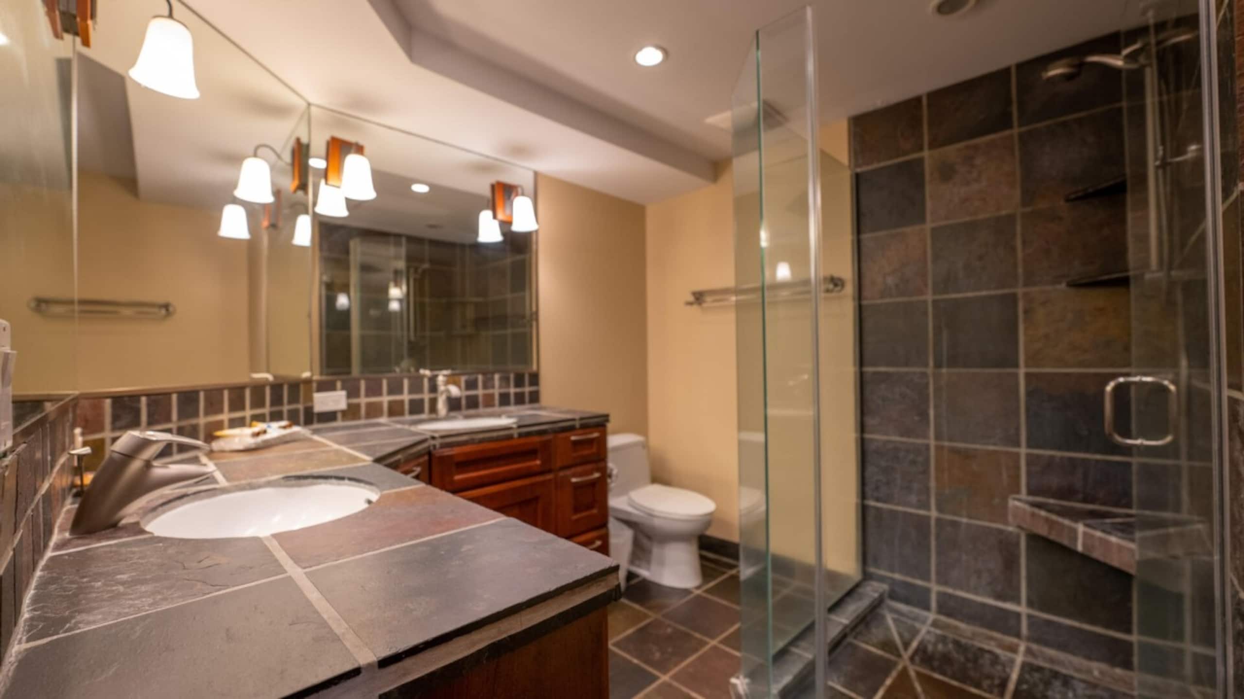 Condo in Lahaina · ★5.0 · 2 bedrooms · 4 beds · 2 private baths - Image 19