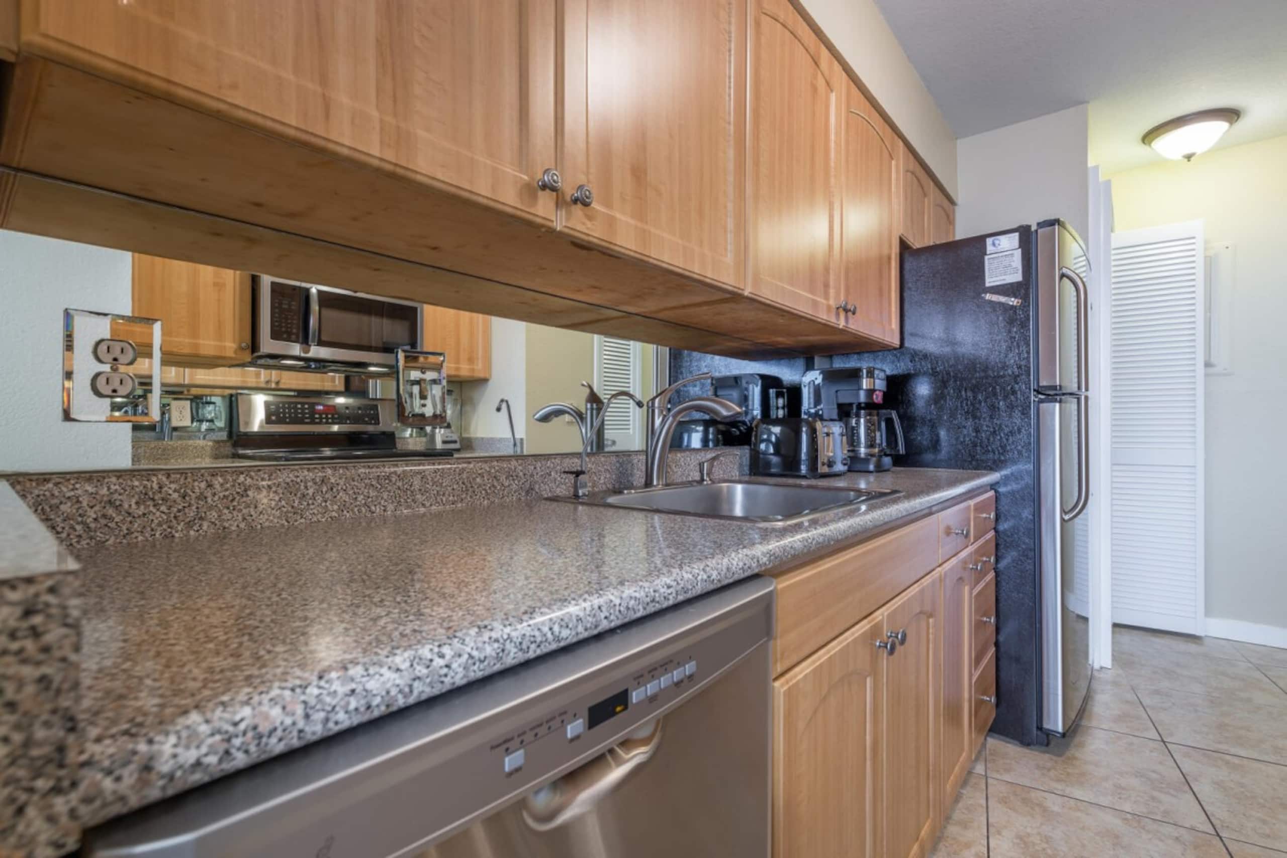 Condo in Lahaina · ★4.5 · 2 bedrooms · 3 beds · 2.5 baths - Image 12
