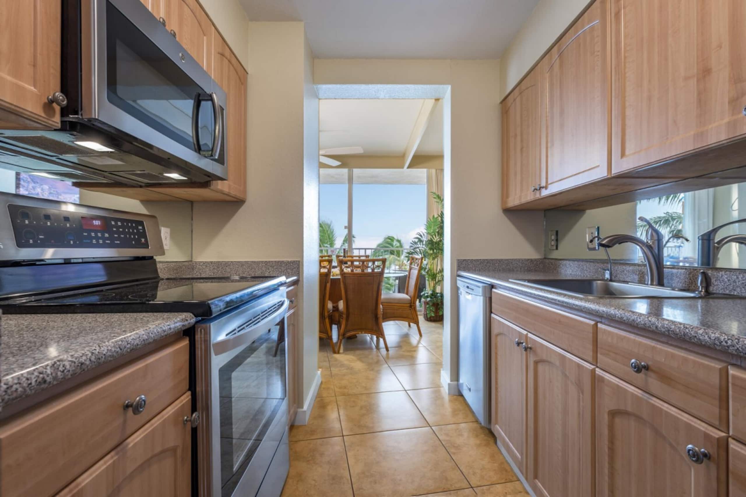 Condo in Lahaina · ★4.5 · 2 bedrooms · 3 beds · 2.5 baths - Image 14