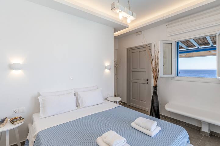 Blue Waves View Andros gallery image 2