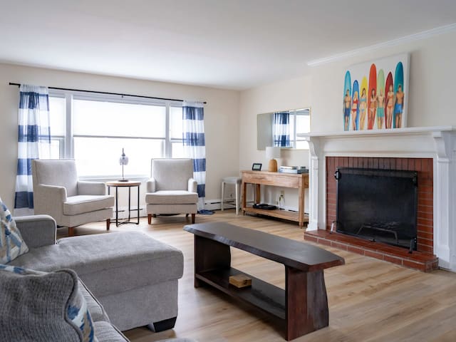 Between Beaches gallery image 4