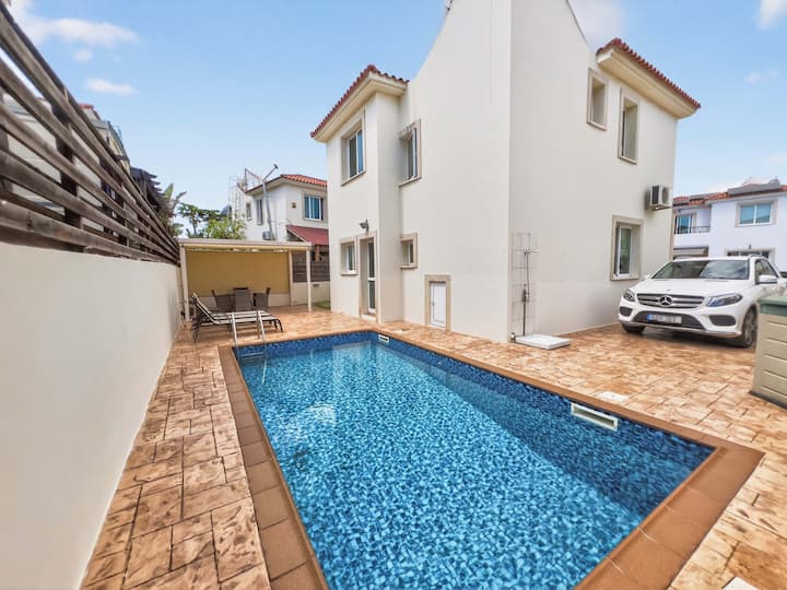 Villa Ioli: 3br Retreat ~ Mins To Beach ~ Pool - Ayia Napa