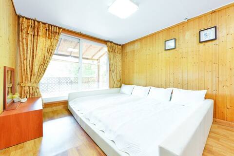 Tidy home near cool Yongchu Valley
