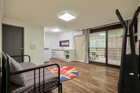 European-style accommodation built with Unaksan as a medicine, Harmony 2