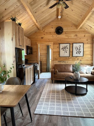 Stay near Laurel Highlands