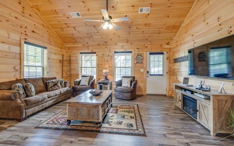 Paws in the Air - Fire pit and cozy hot tub!