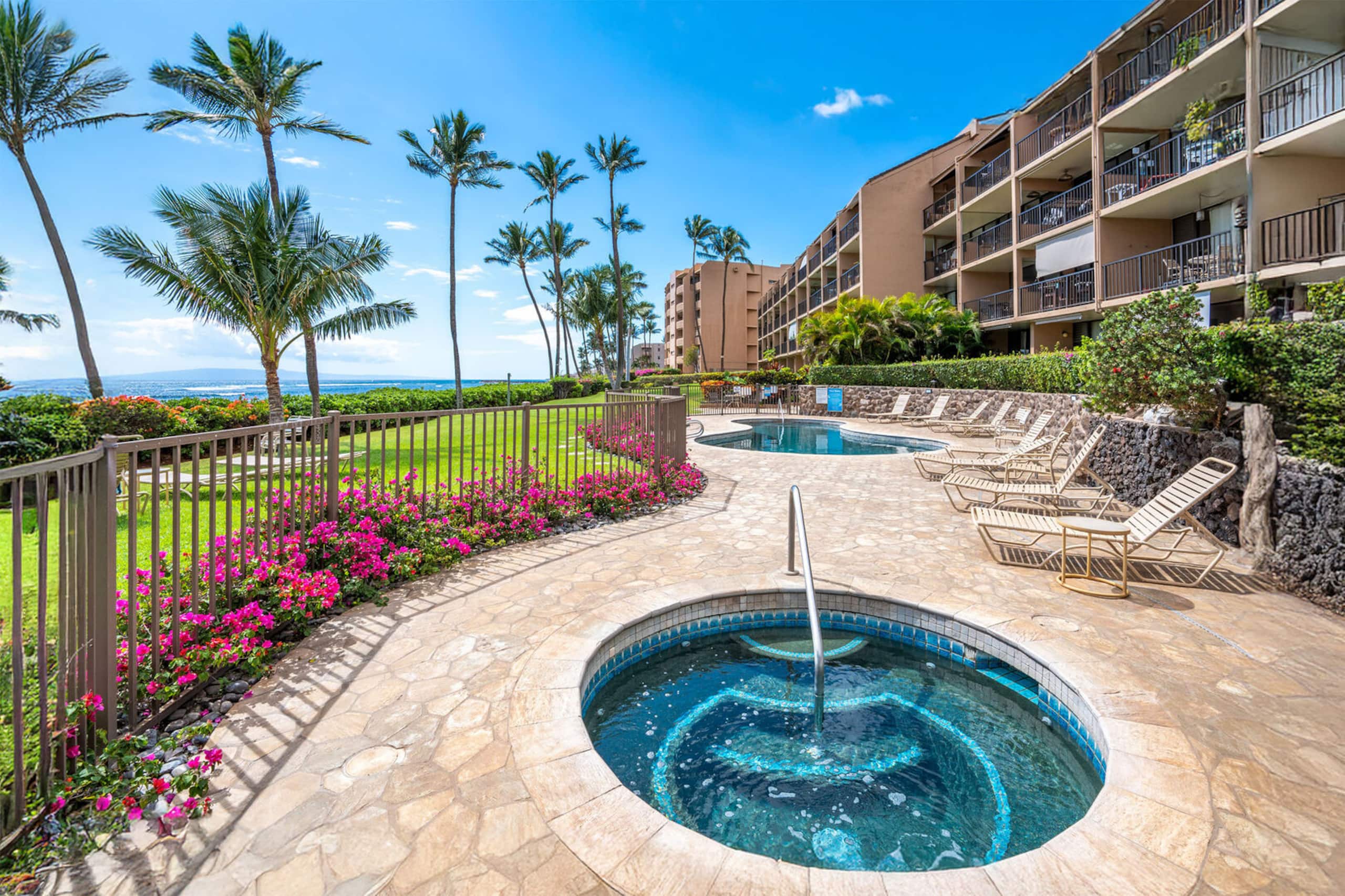 Condo in Wailuku · ★4.82 · 1 bedroom · 2 beds · 1 private bath - Image 32