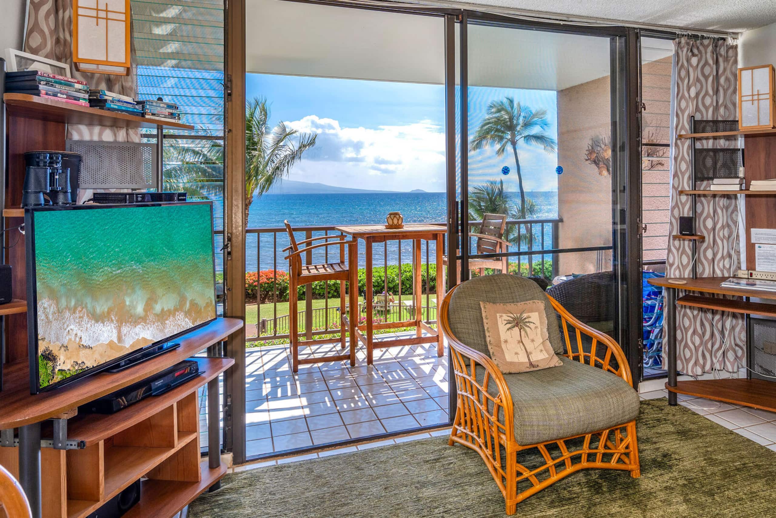Condo in Wailuku · ★4.82 · 1 bedroom · 2 beds · 1 private bath - Image 4