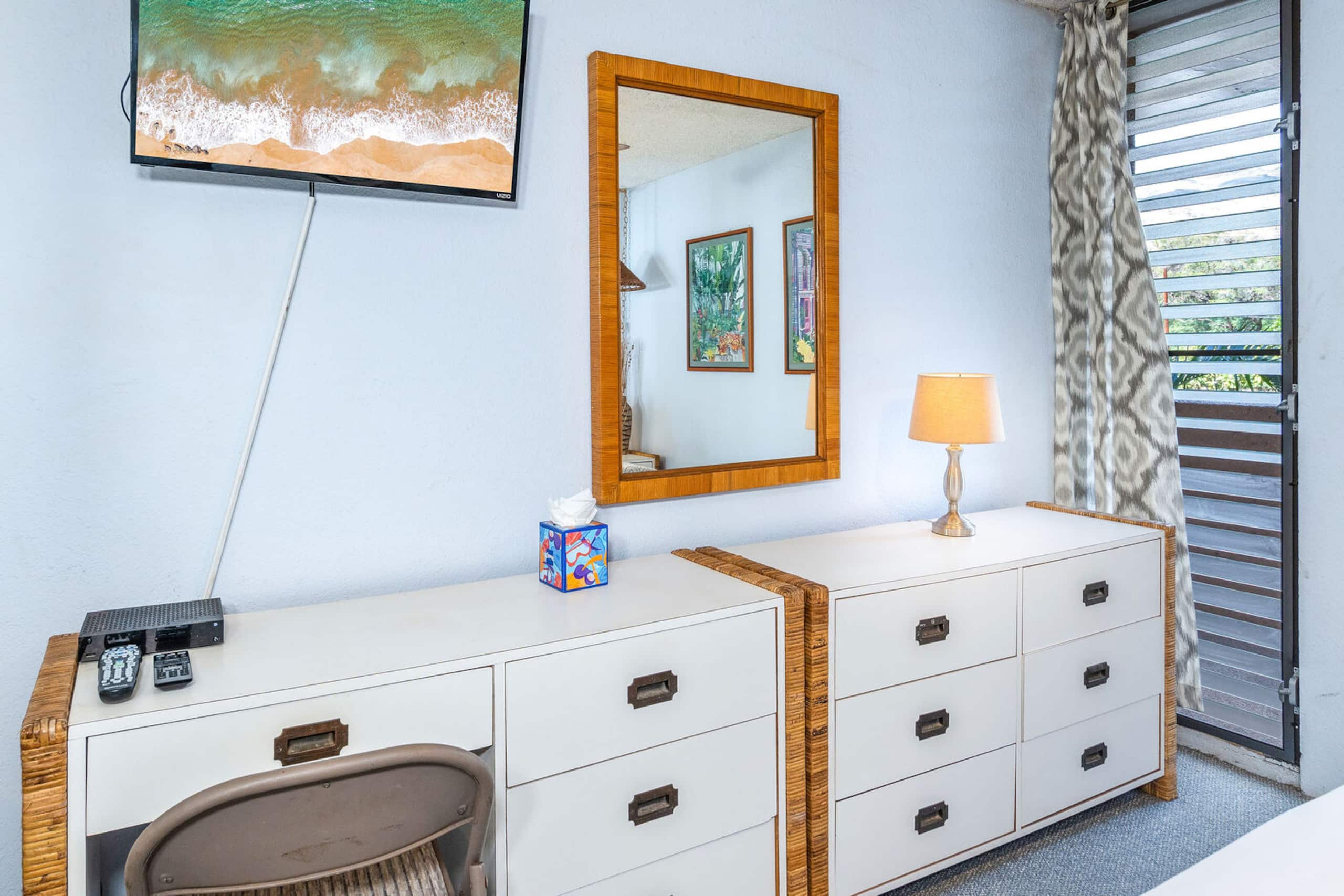 Condo in Wailuku · ★4.82 · 1 bedroom · 2 beds · 1 private bath - Image 14