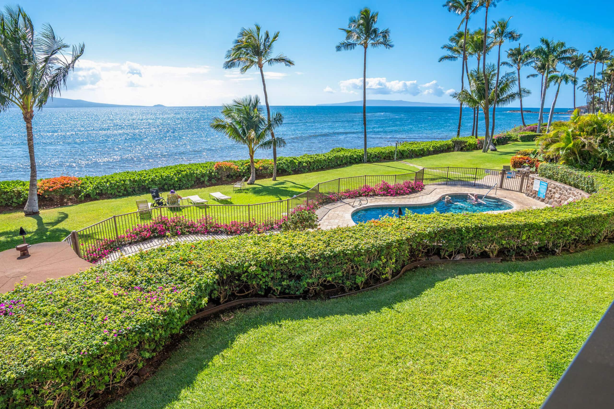 Condo in Wailuku · ★4.82 · 1 bedroom · 2 beds · 1 private bath - Image 29