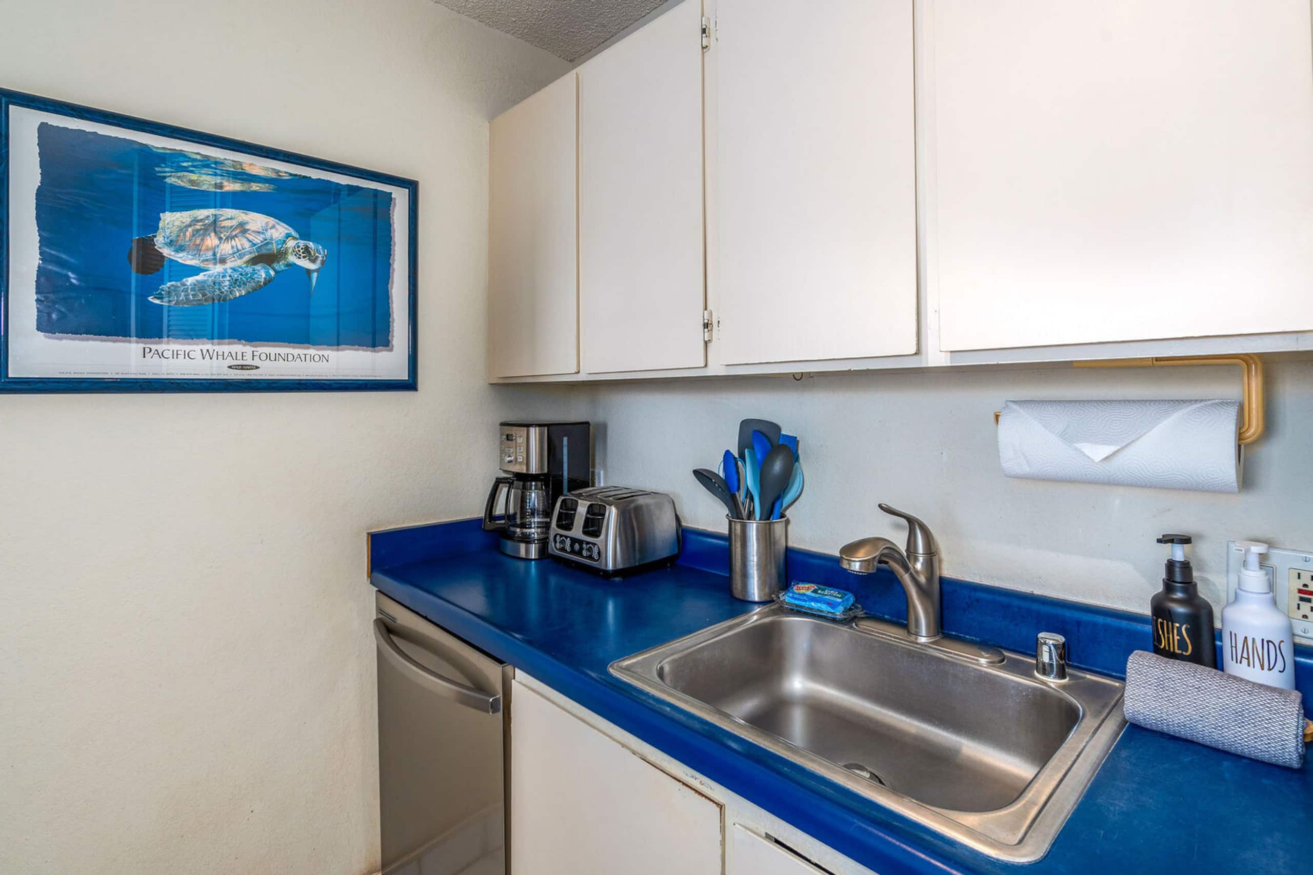 Condo in Wailuku · ★4.82 · 1 bedroom · 2 beds · 1 private bath - Image 10