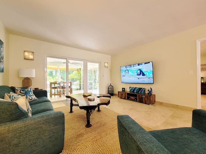 Island Retreat 5 Min Walk 2 Beach, Snorkel & Surf - Riviera Beach, FL