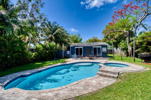 5Bed 4Bath with Huge Patio and Pool close to Beach