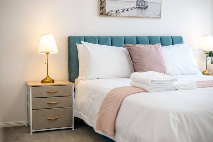 StayAU 6BR Tranquil Scenic Villa with Pool Table gallery image 4