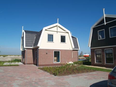Holiday home on the Markermeer near Amsterdam