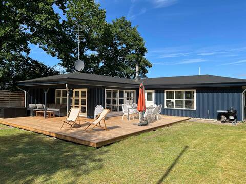 Charming summer house on a secluded plot