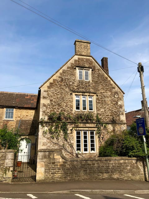 House in Pretty Beckington, Near Bath & Frome