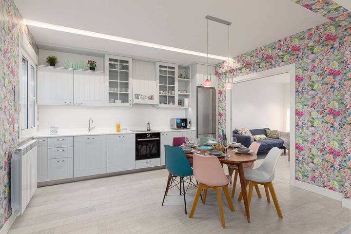 Sea and Mountain – Elegant Apt. p/8 with Wi-Fi gallery image 4