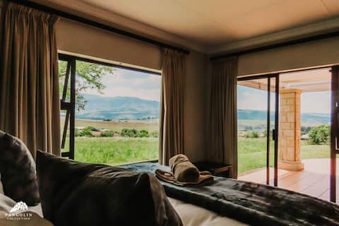 Spacious 4BR Getaway | Mountain Views & Fireplace