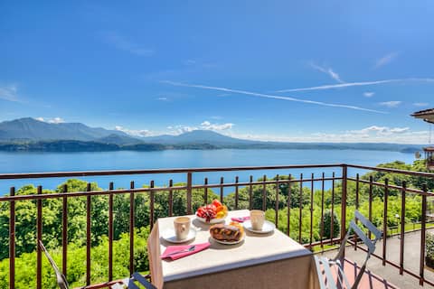 The Golden View - Happy Rentals