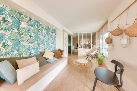Heated indoor swimming pool - oyster beds