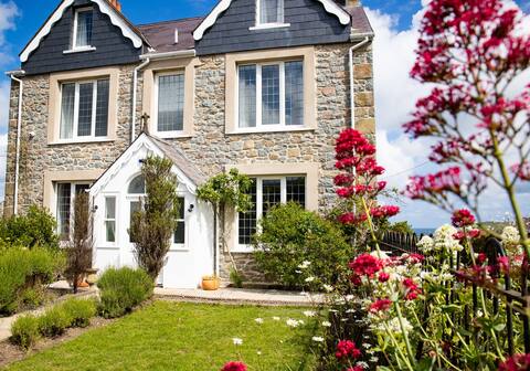 Llys Dewi - Newport