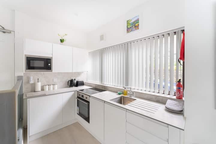 2 The Stables, 1 Bed, Central Bowness, Near Lake - Bowness-on-Windermere