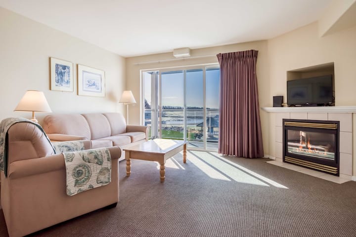 Bayfront Condo With Panoramic Views - Lincoln City, OR