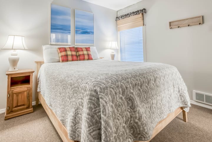 Serene Bayfront Condo With Balcony - リンカーン・シティ, OR