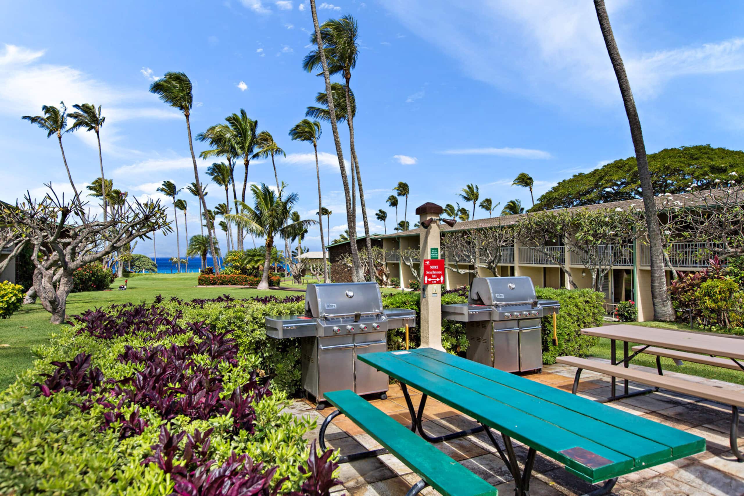 Condo in Lahaina · ★4.57 · 1 bedroom · 3 beds · 1 bath - Image 37