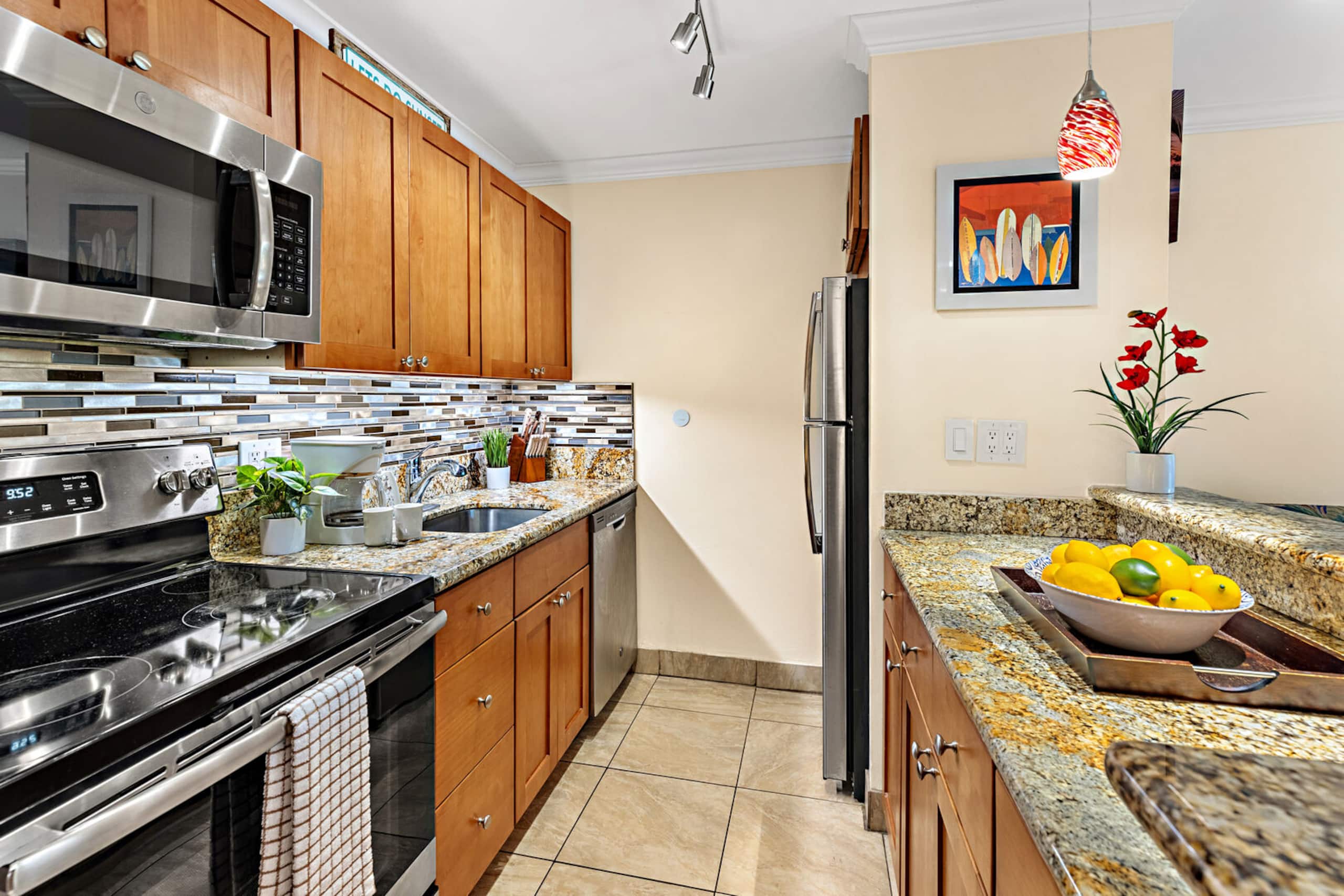 Condo in Lahaina · ★4.57 · 1 bedroom · 3 beds · 1 bath - Image 15