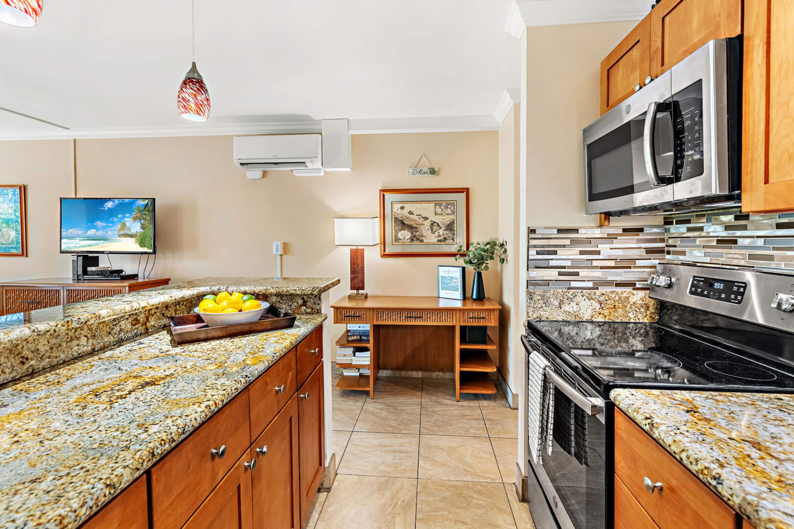 Condo in Lahaina · ★4.57 · 1 bedroom · 3 beds · 1 bath - Image 21