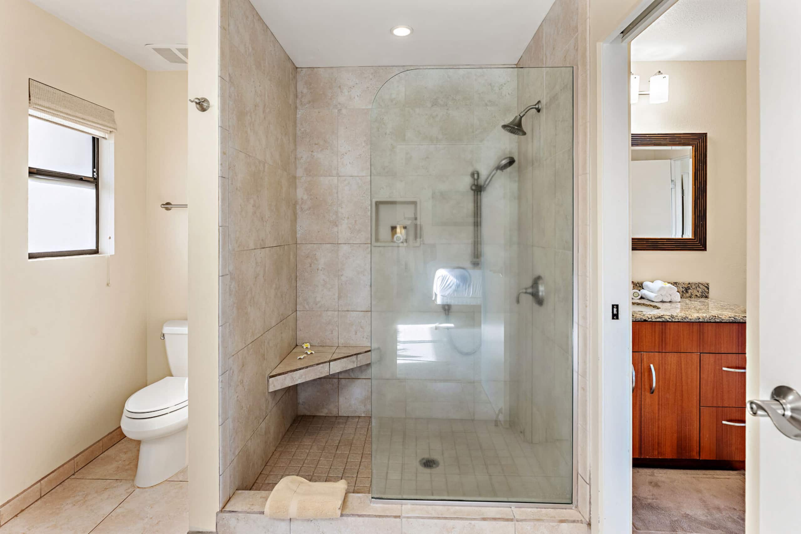 Condo in Lahaina · ★4.86 · 1 bedroom · 2 beds · 1.5 private baths - Image 25