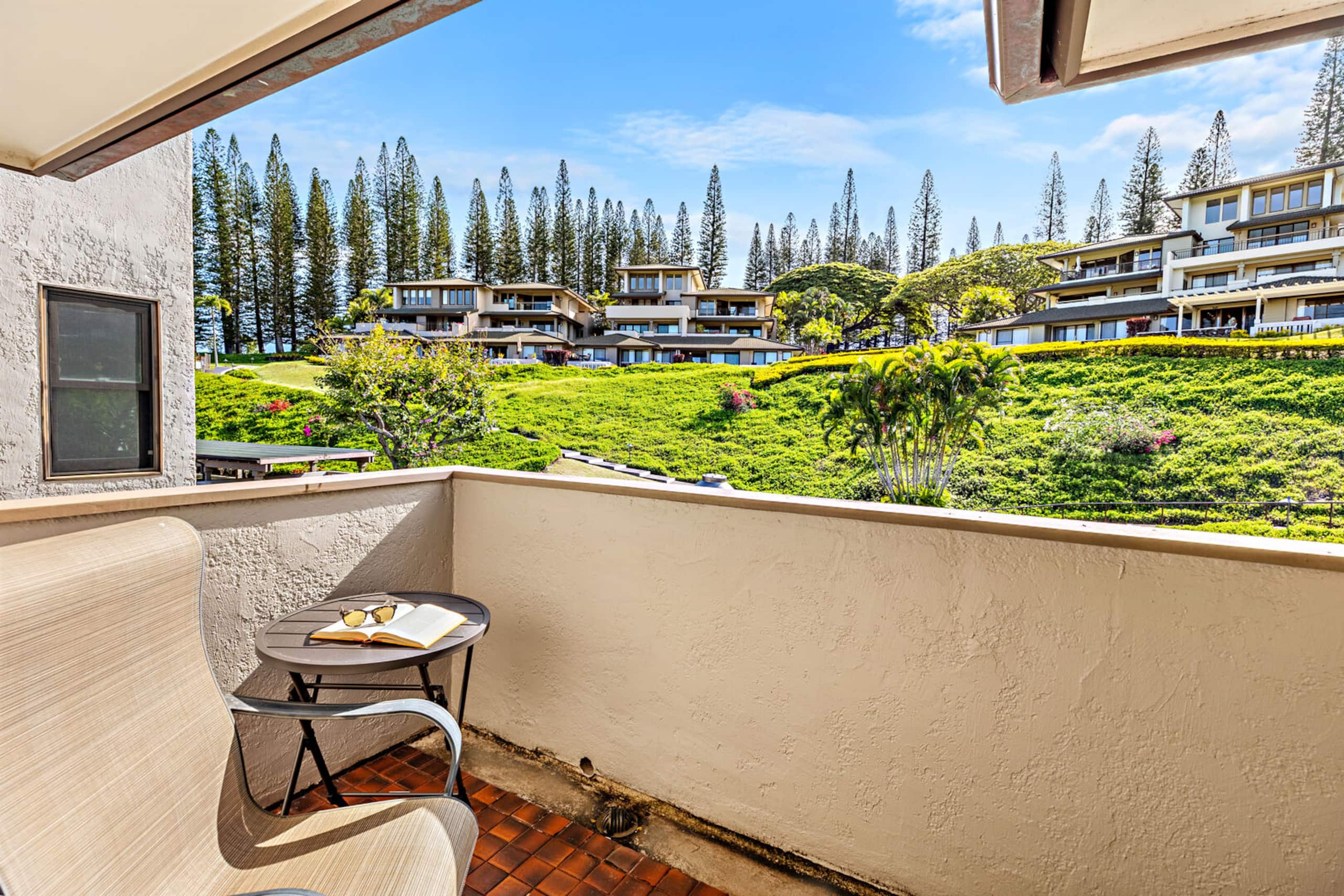 Condo in Lahaina · ★4.86 · 1 bedroom · 2 beds · 1.5 private baths - Image 24