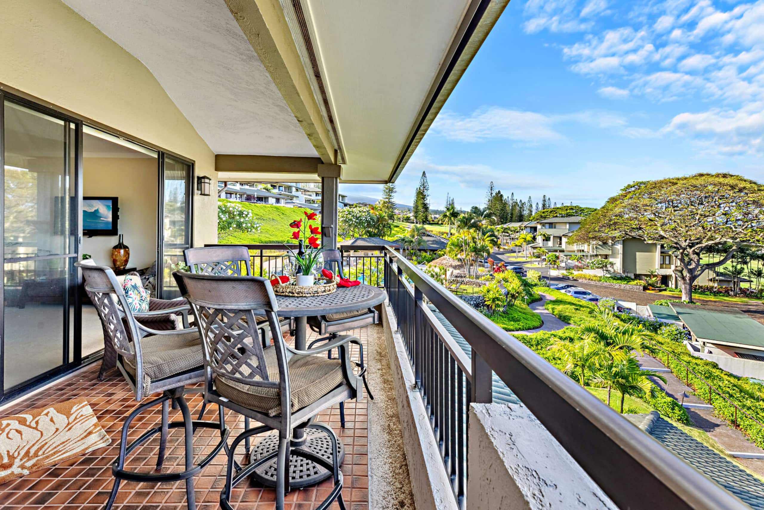 Condo in Lahaina · ★4.86 · 1 bedroom · 2 beds · 1.5 private baths - Image 3