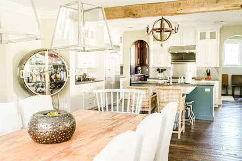 East Beach Luxury Home | Pool + Sleeps 14 | Walk t