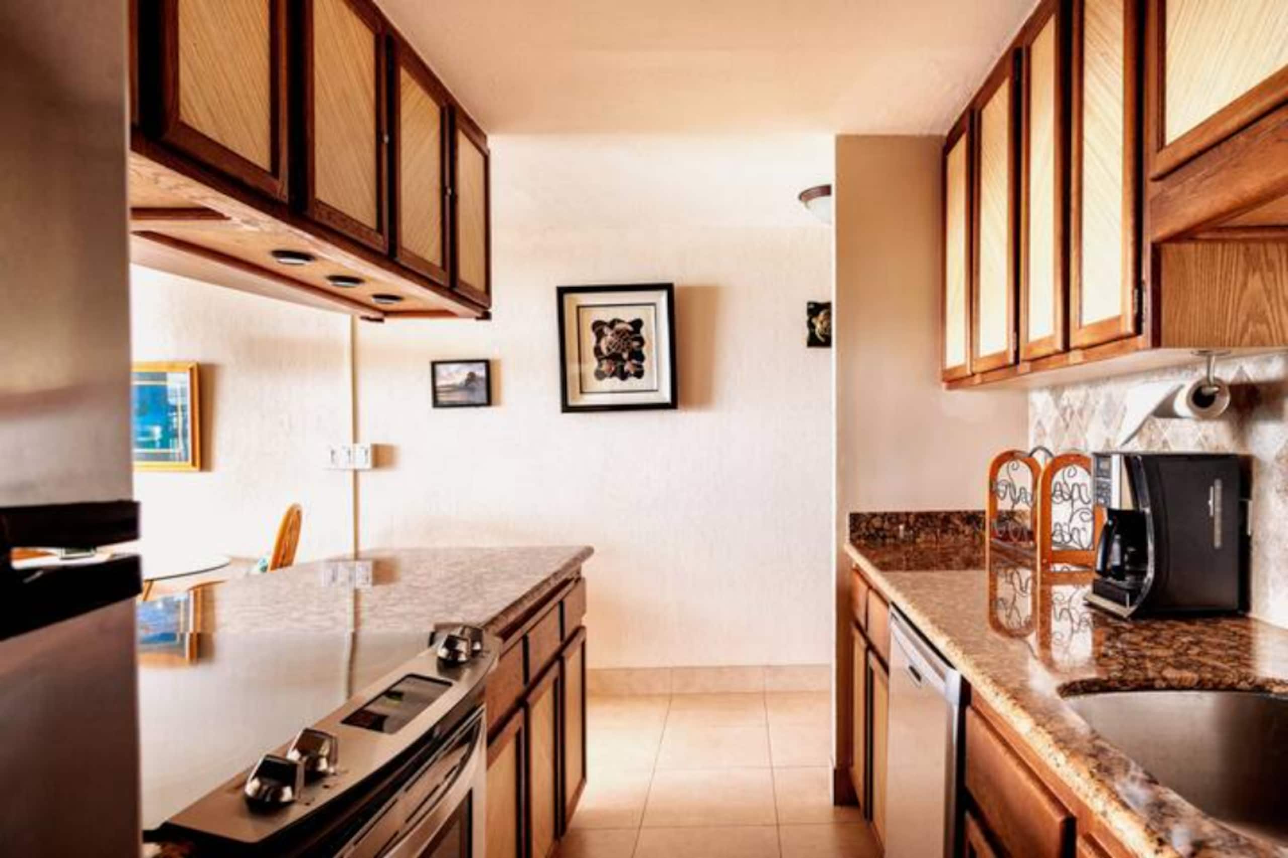 Condo in Lahaina · ★4.93 · 1 bedroom · 1 bed · 1 bath - Image 5
