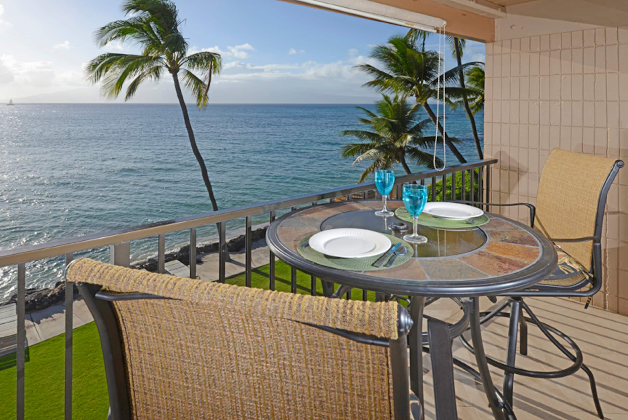 Condo in Lahaina · ★4.93 · 1 bedroom · 1 bed · 1 bath - Image 25