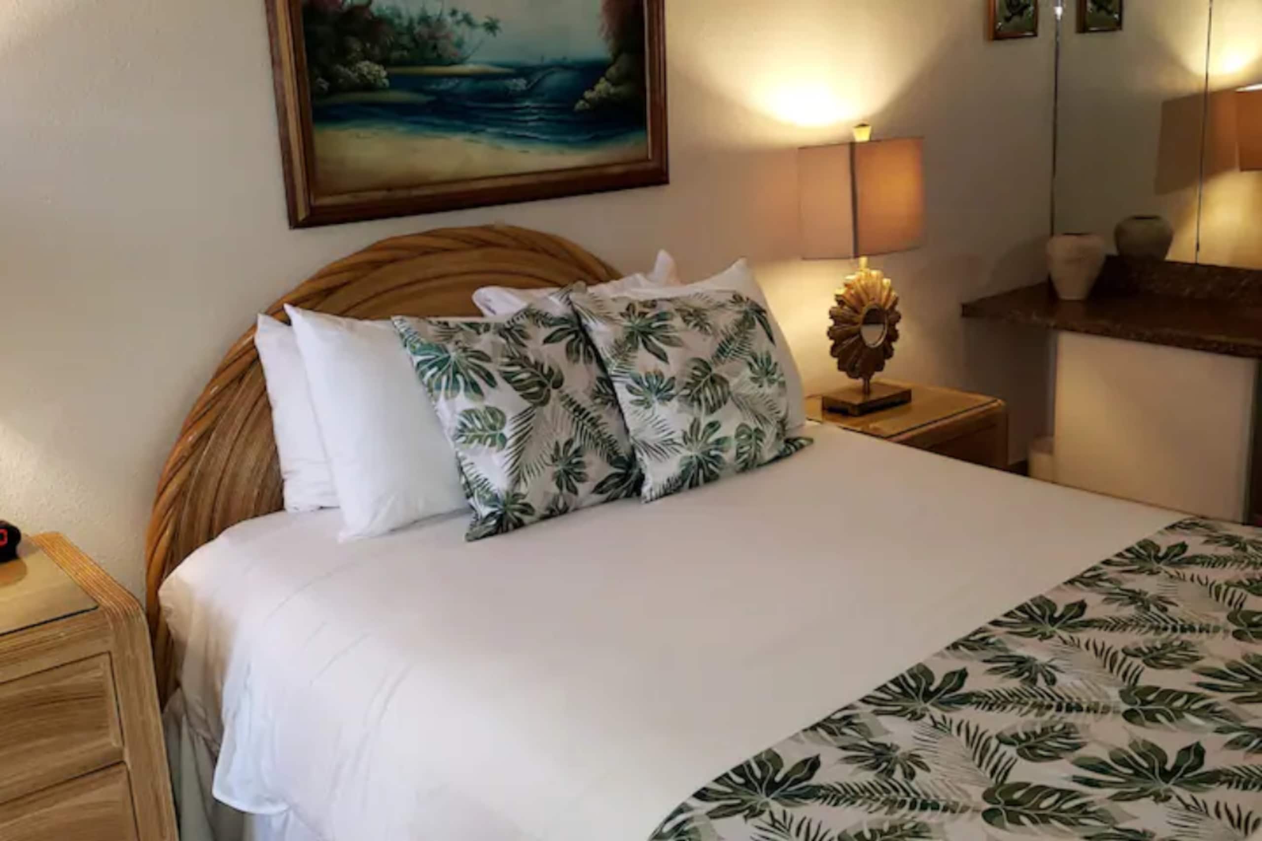 Condo in Lahaina · ★4.93 · 1 bedroom · 1 bed · 1 bath - Image 15