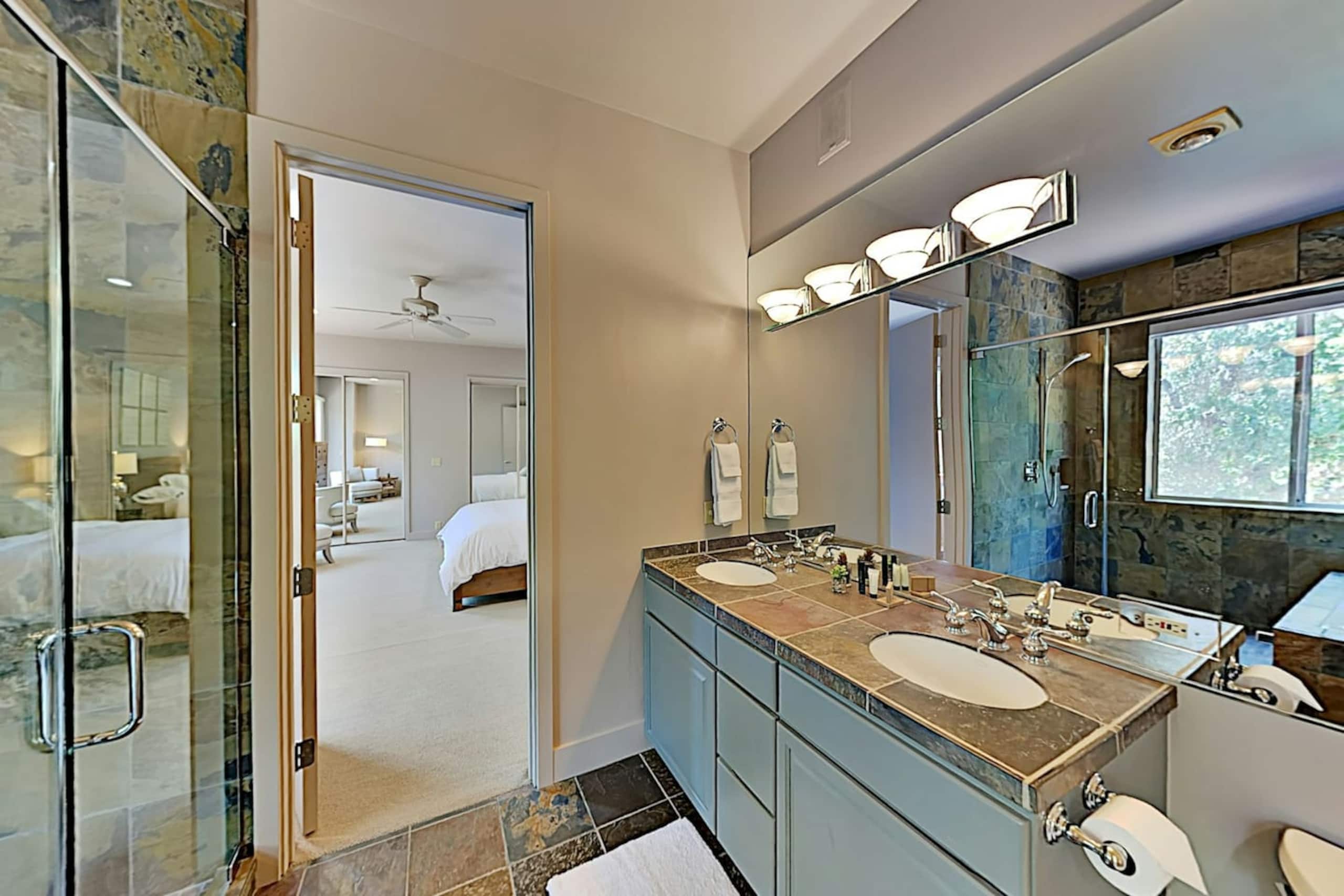 Mountain Retreat with Pool, Hot Tub & Bocce Court - Photo 25